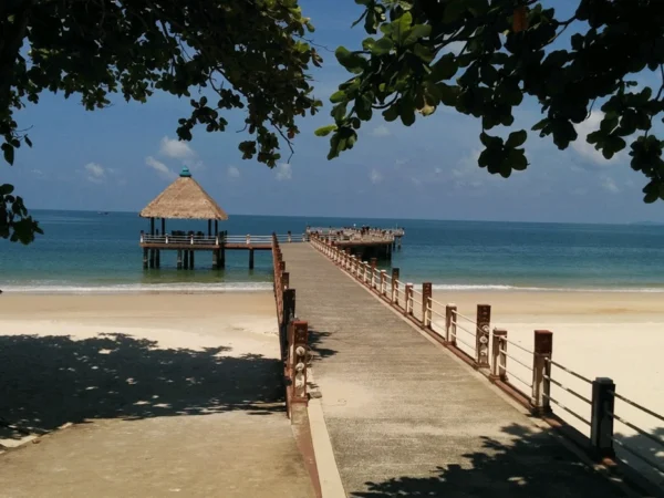 Independence Beach Kamboja, Destinasi Romantis dan Menenangkan