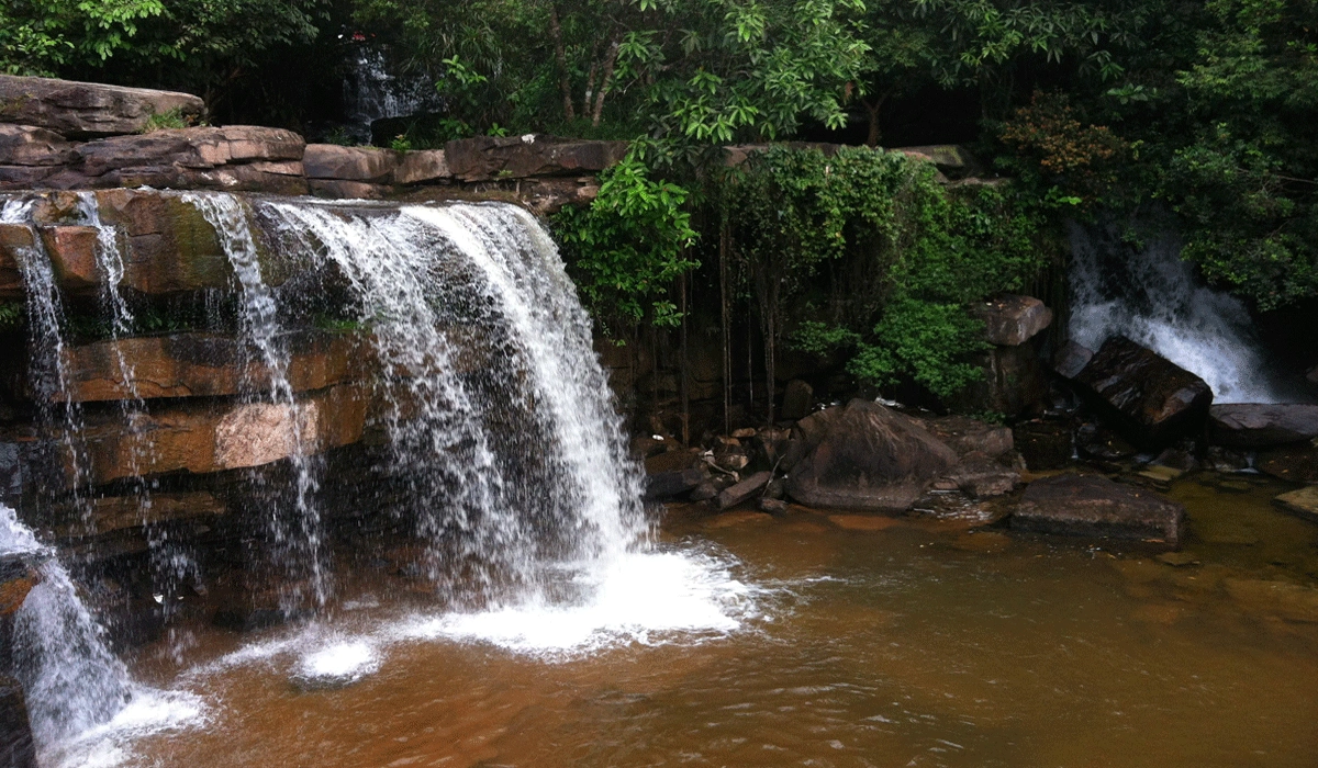Menikmati-Keindahan-Air-Terjun-Kbal-Chhay-yang-Menyegarkan