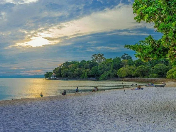 Pesona Eksotis Kep Beach, Pantai Snorkeling dan Kuliner Segar