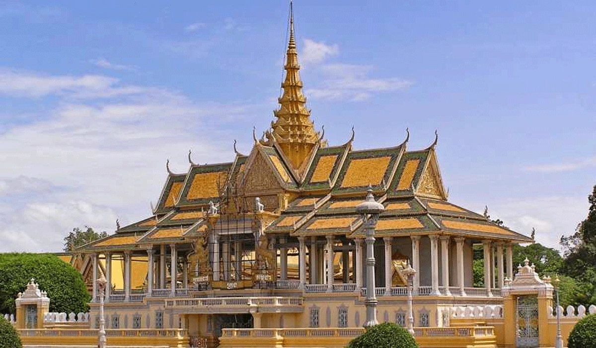 Wisata Megah Istana Kerajaan Dan Silver Pagoda Kamboja
