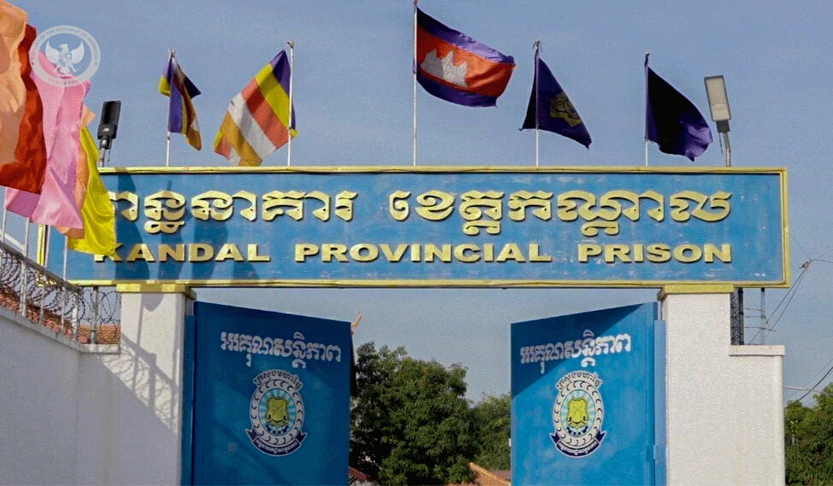 Sentuhan Kepedulian KBRI Phnom Penh Bagi WNI di Lapas Takhmao