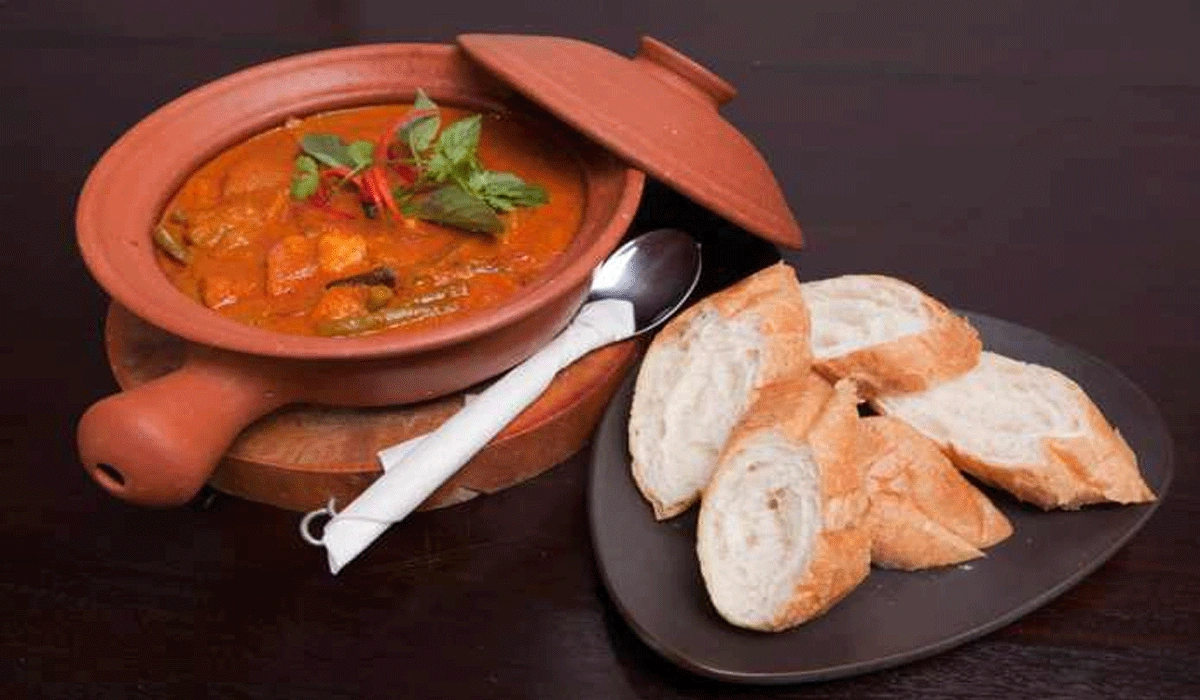 Khmer Red Curry, Warisan Rasa Abadi Yang Menyatukan Sejarah Kamboja