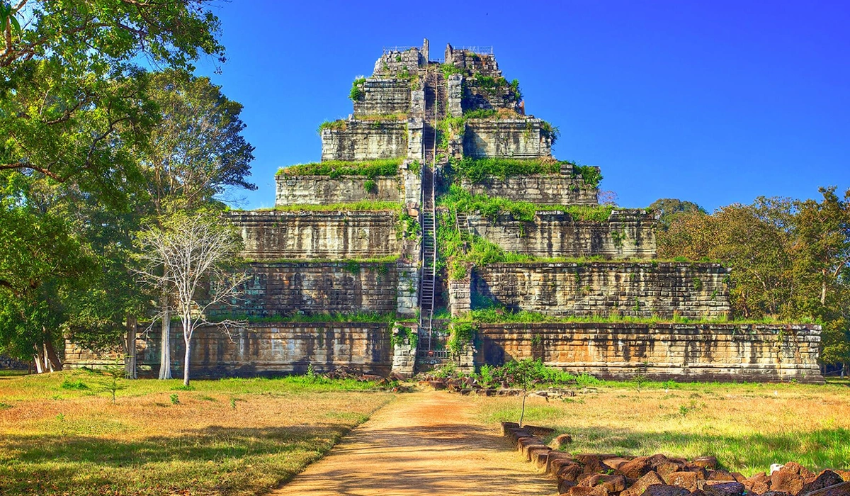 Patung-dan-Artefak-yang-Hilang