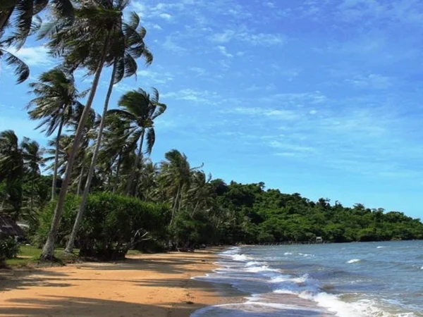 Menikmati Kedamaian dan Keindahan Alam di Rabbit Island, Kep, Kamboja