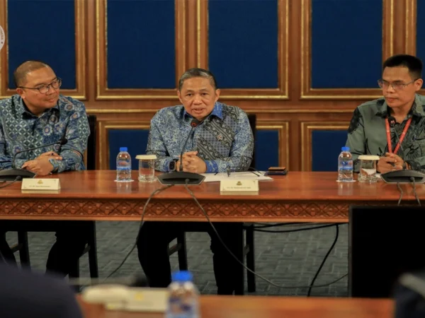 Wamenlu Anis Matta Ke Phnom Penh, Bangun Kemitraan Strategis Indonesia!