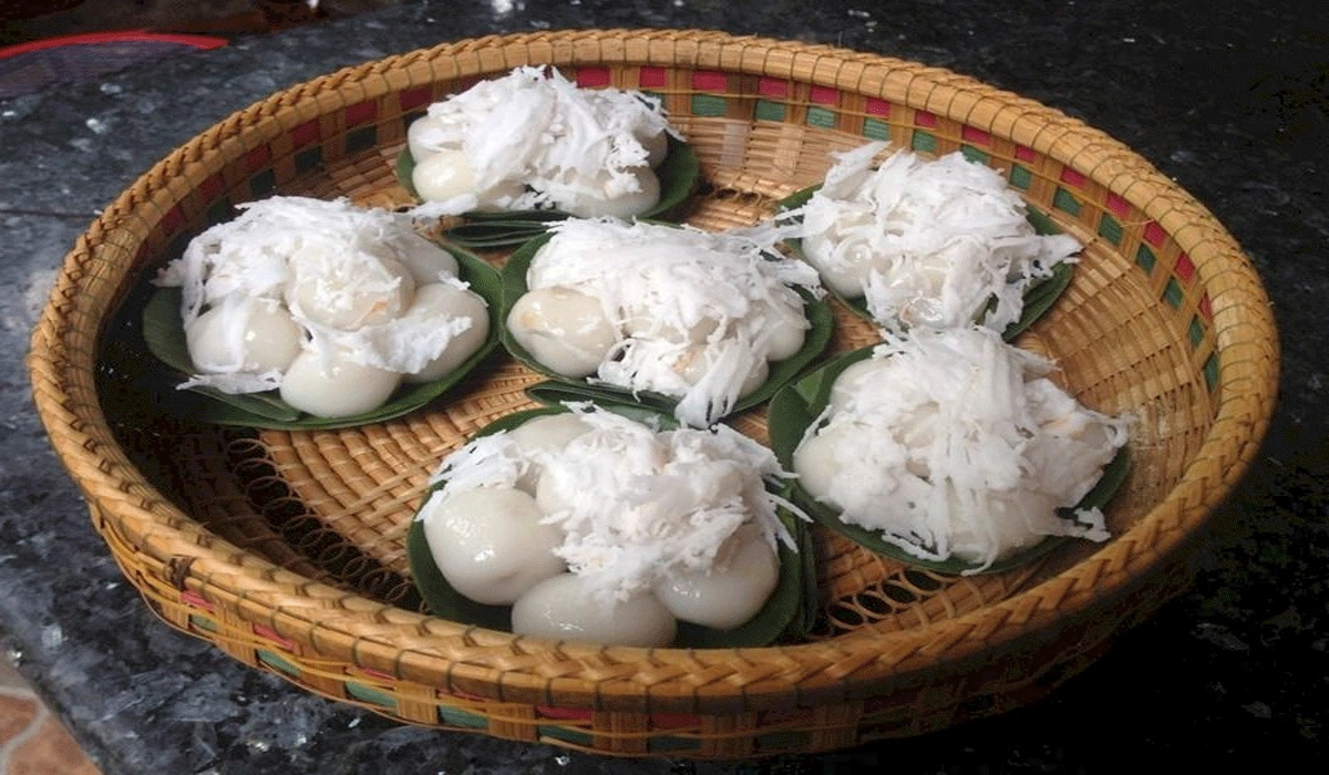 Nom Plae Ai, Klepon Unik Dari Kamboja Yang Lembut Dan Manis