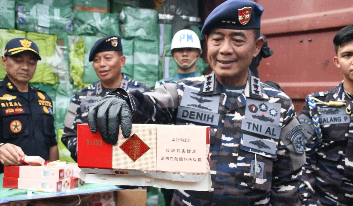 Bongkar Jaringan Mafia Rokok Ilegal Dua Kontainer Dari Kamboja Dicegat di Pontianak