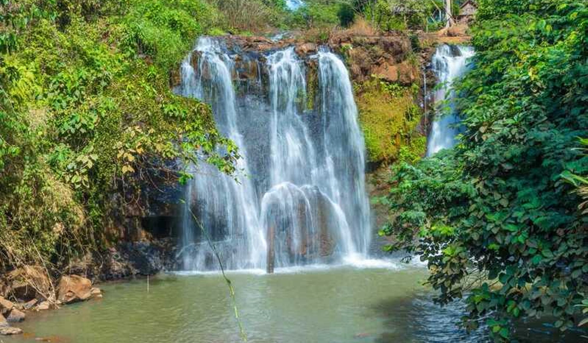 Air-Terjun-yang-Spektakuler-di-Ratanakiri